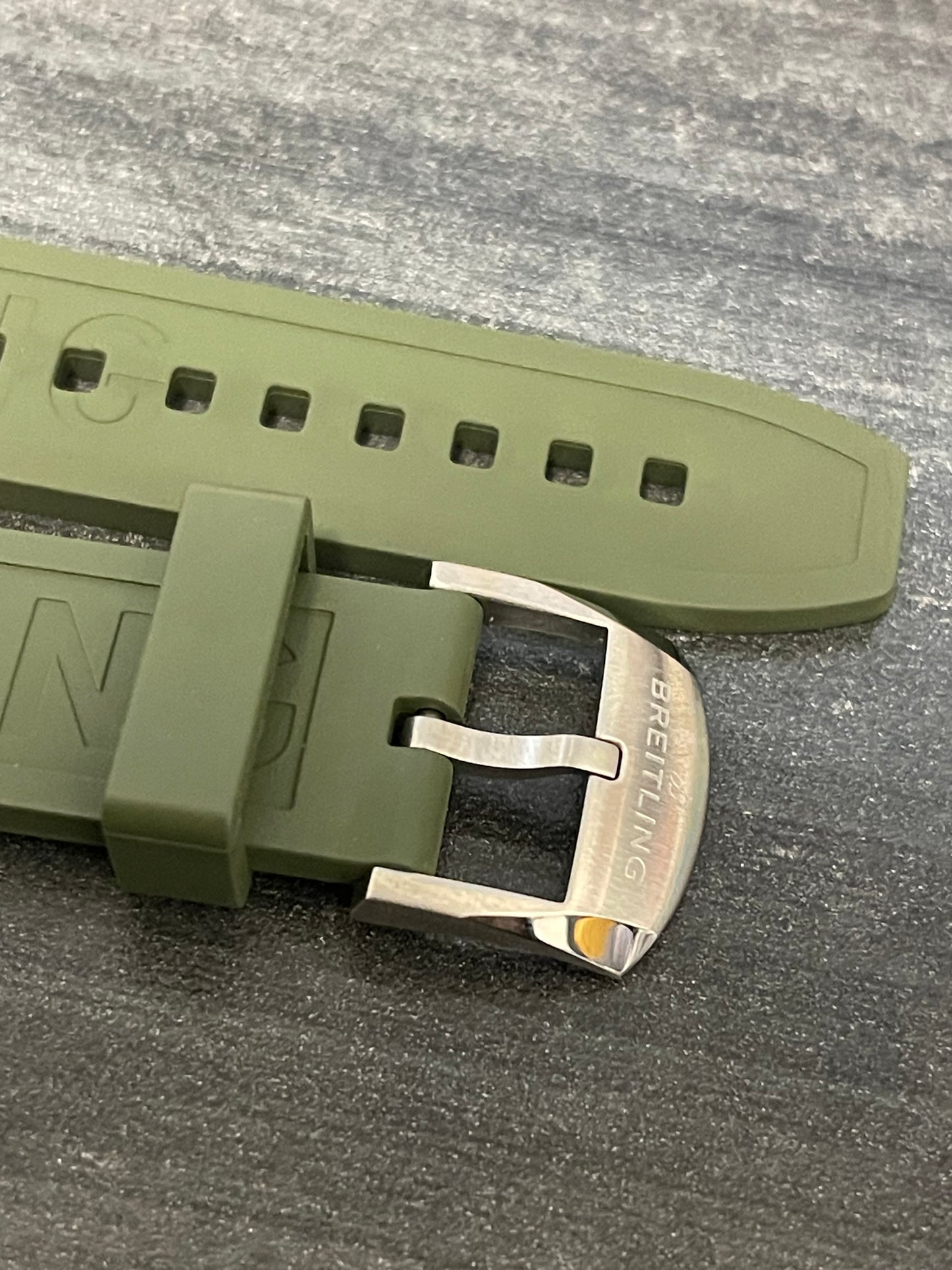 BREITLING OEM 20MM Diver Pro Green Rubber Strap w/ 18MM OEM Tang Buckle (20-18MM)