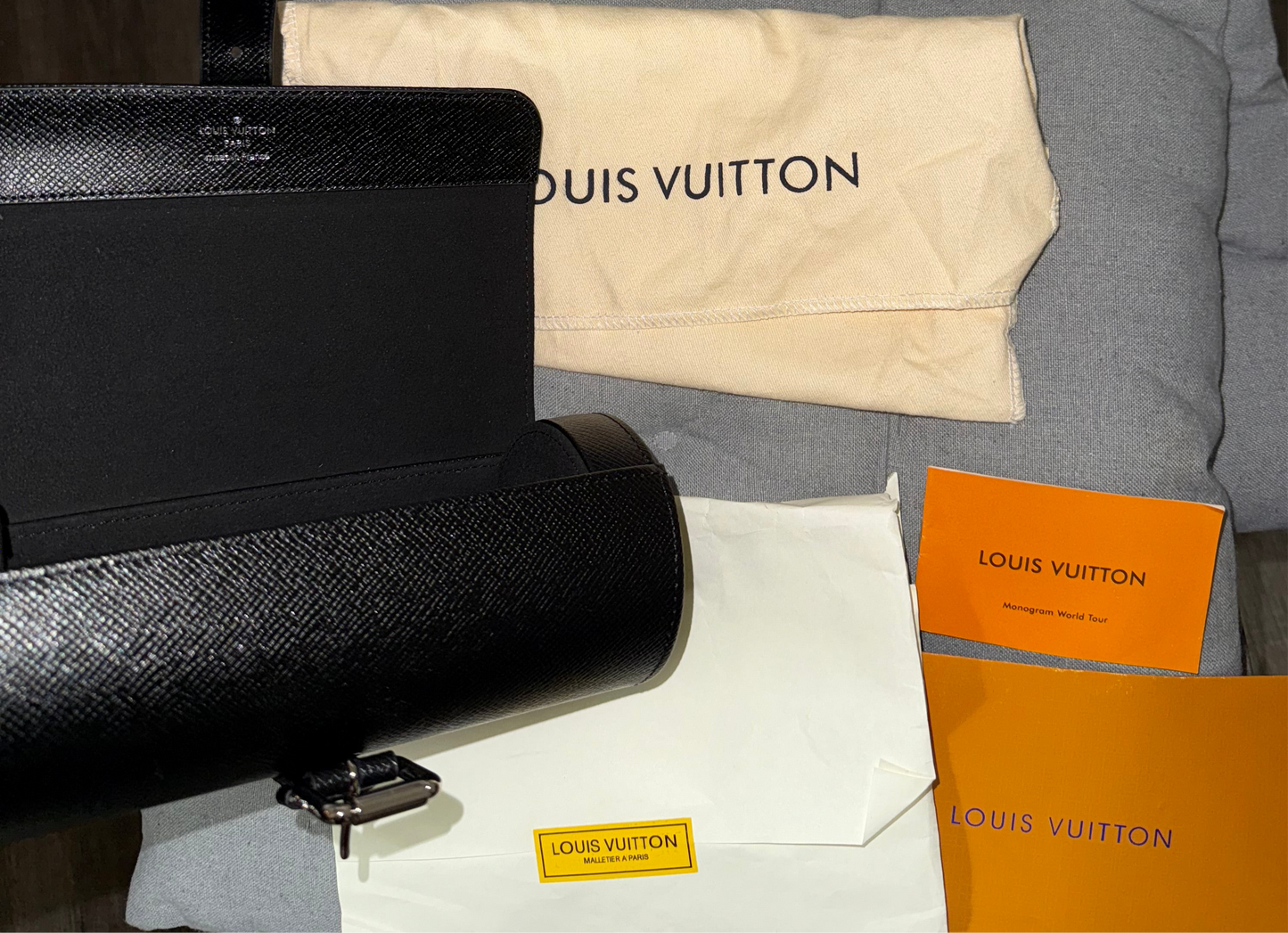 Louis Vuitton Ardoise Taiga Black 3 Watch Case Retails $1,220