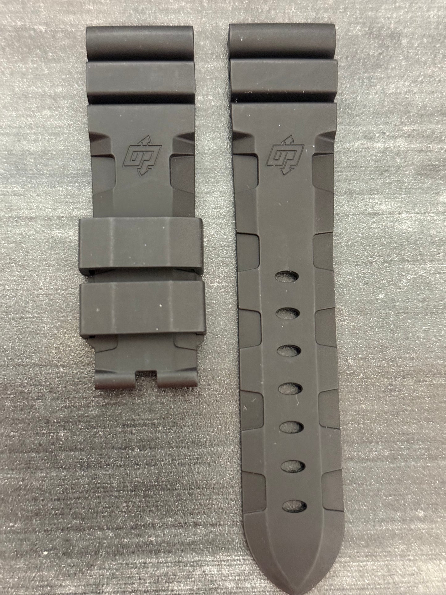Panerai 22MM Black Rubber Accordion Tang Strap (22/20MM)