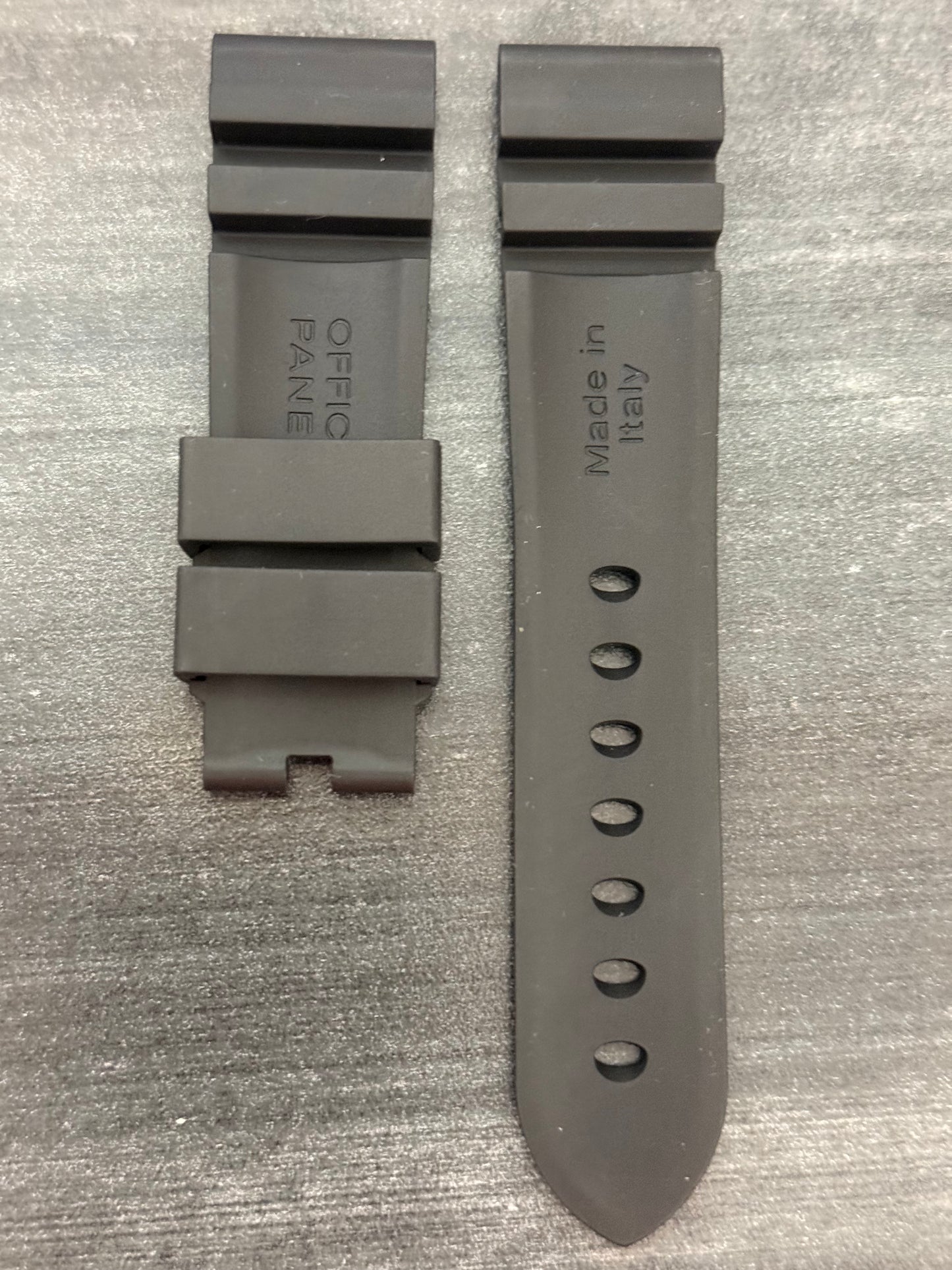 Panerai 22MM Black Rubber Accordion Tang Strap (22/20MM)