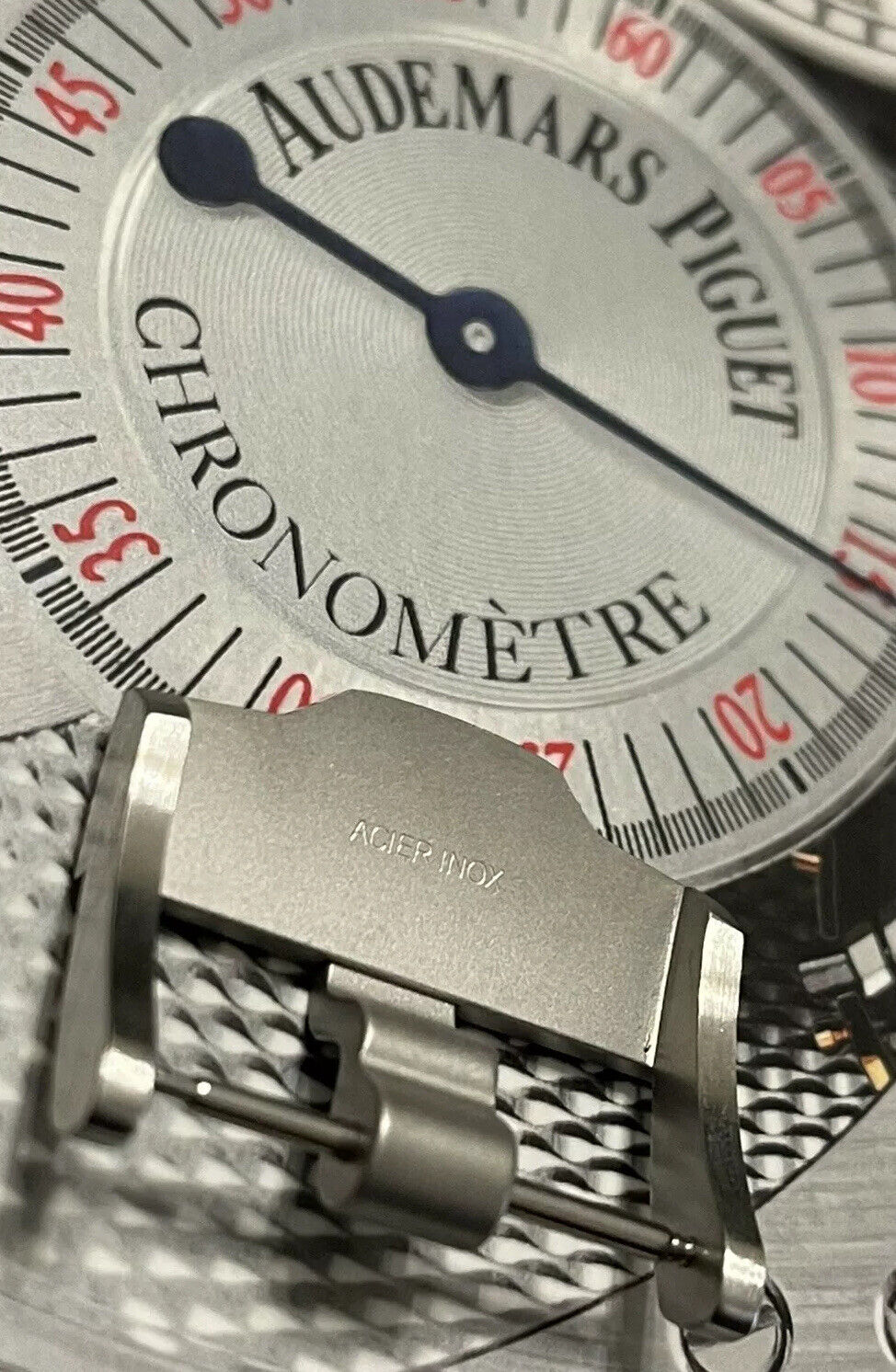 Audemars Piguet buckle with polished finish for luxury watch