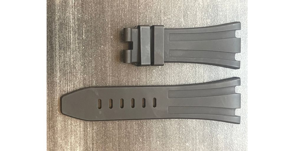 Choosing Between One-Piece And Two-Piece Watch Straps