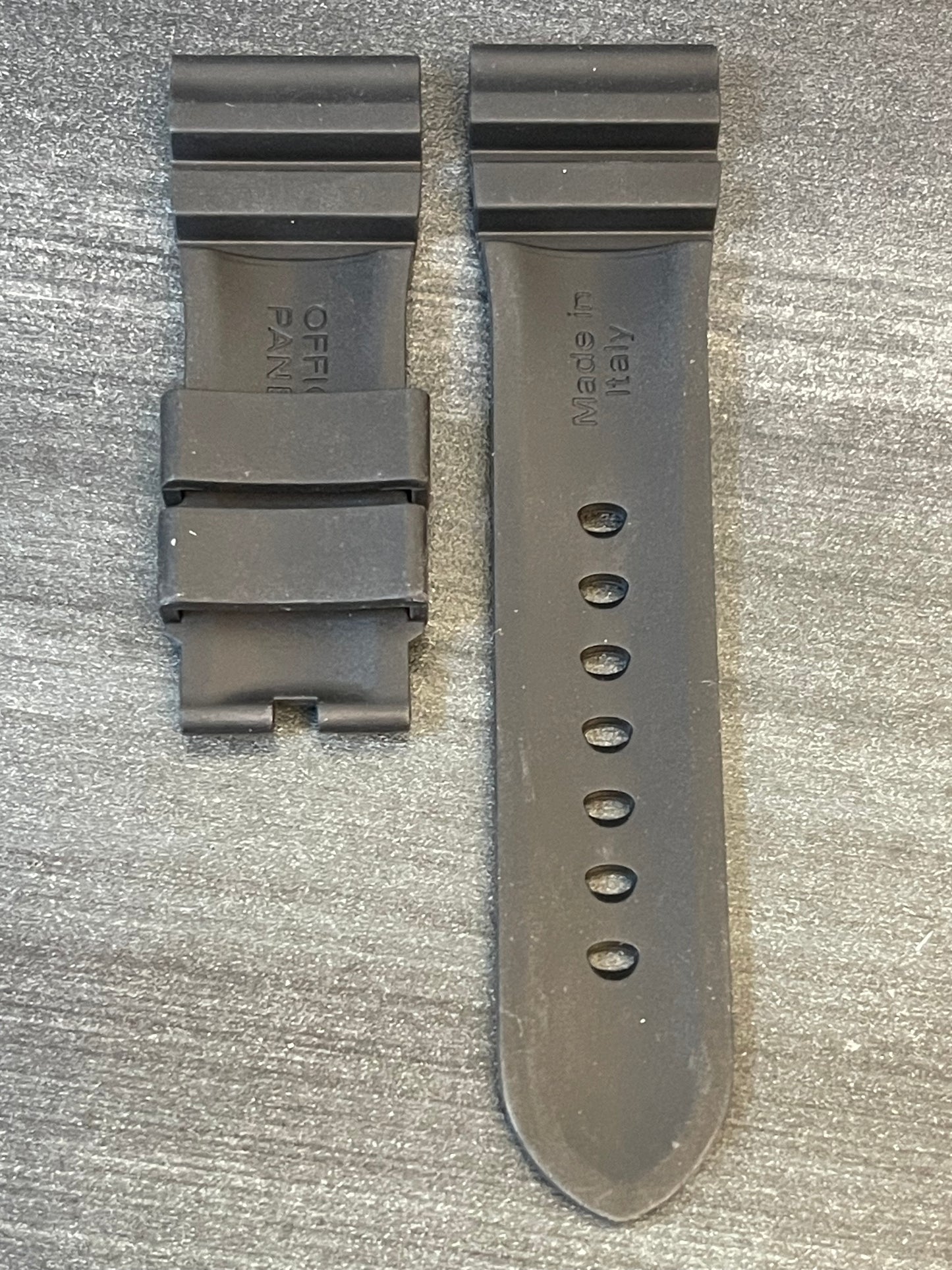 Panerai 26MM Black Rubber Accordion Tang Strap (26/22MM)