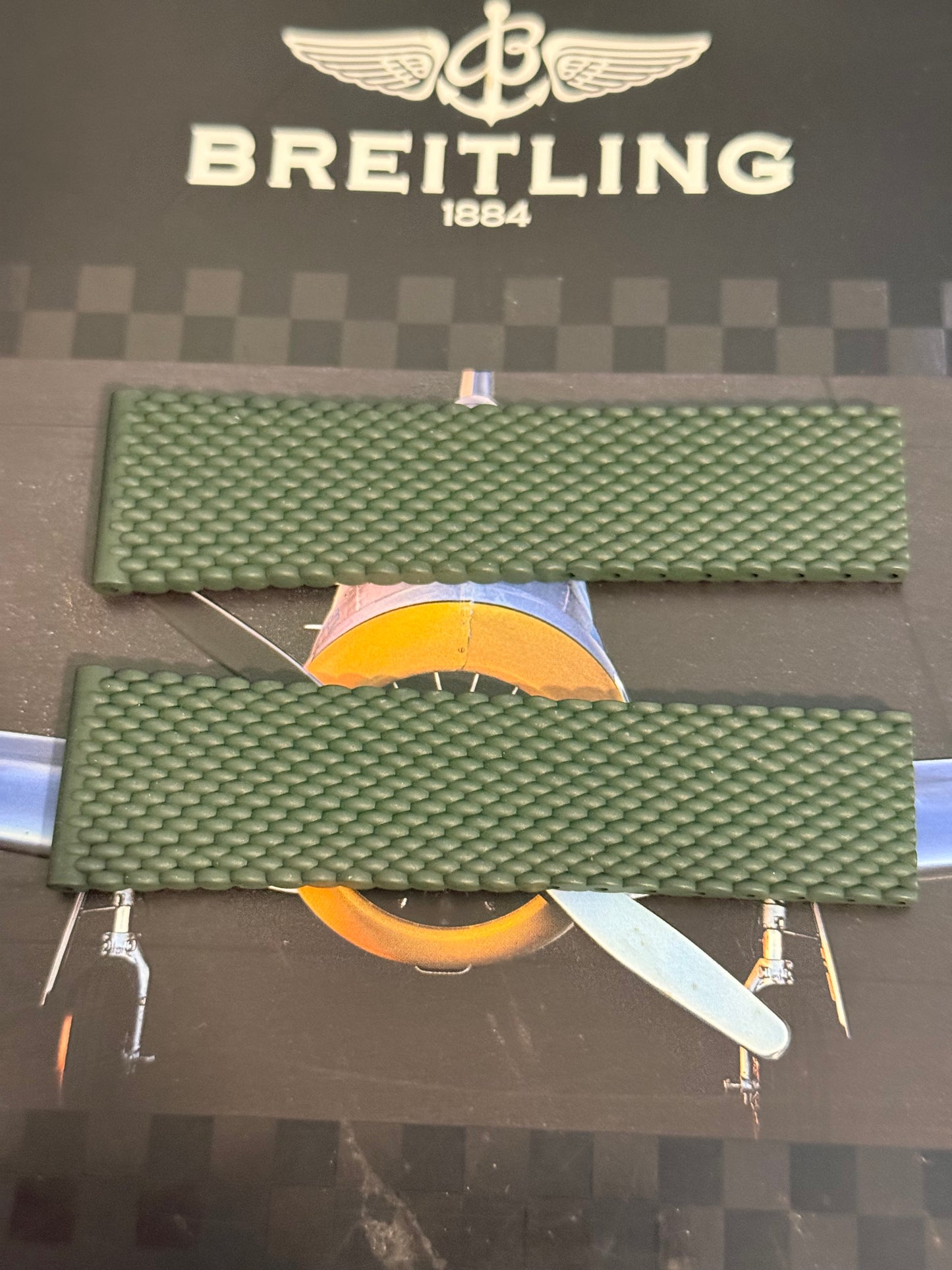 Breitling OEM Green Mesh Rubber Strap for Deployment Clasp 24-20 Sold Out at Boutiques