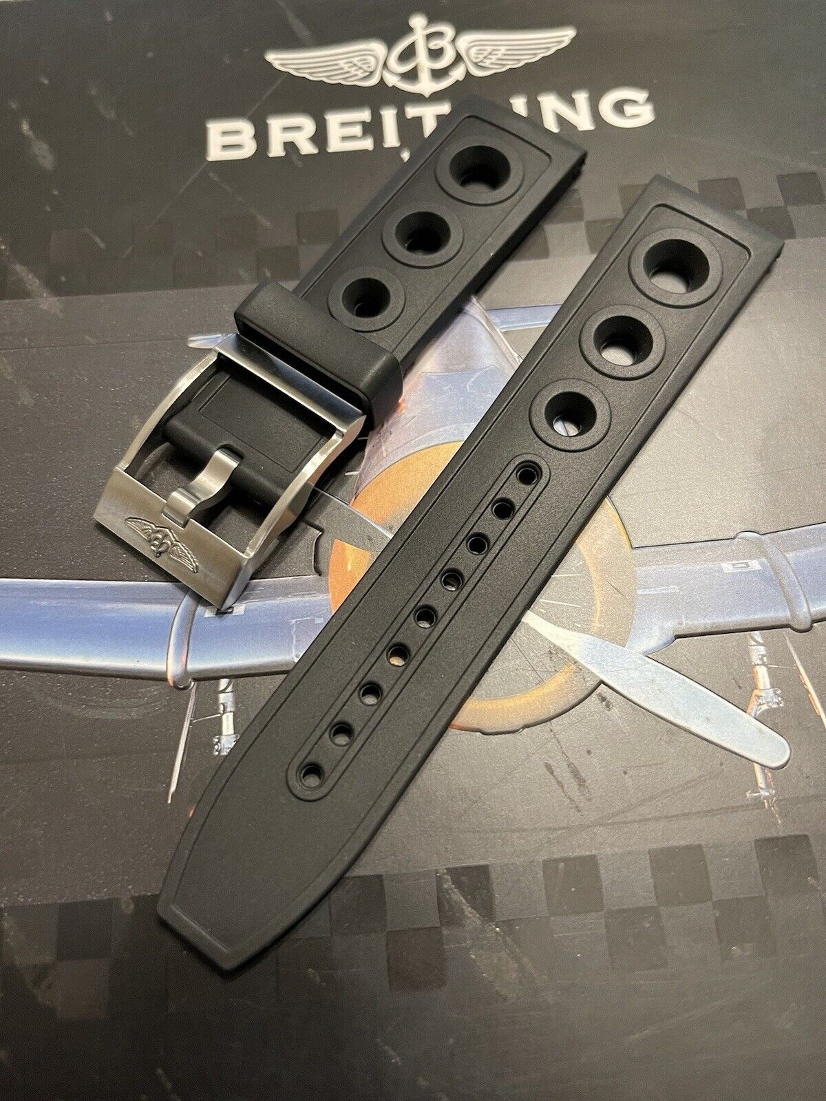 Breitling 24mm rubber discount strap